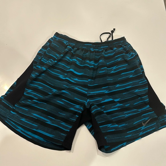 Nike Running Shorts - Size L - Picture 1 of 1